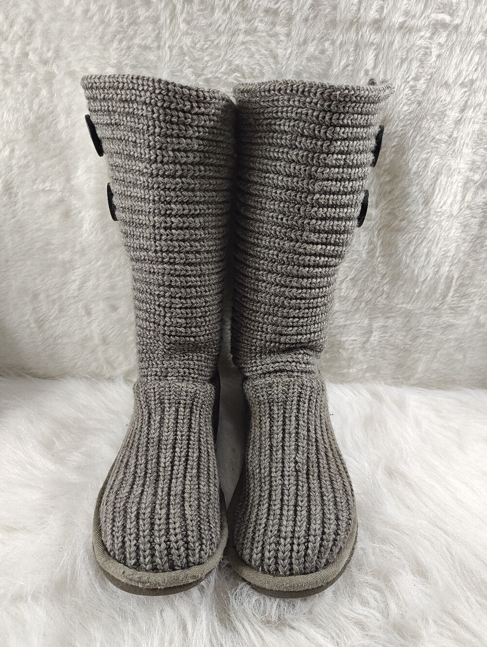 UGG Australia Cardy Knit Gray 2Button Sweater Boots kids Size 4 Cozy